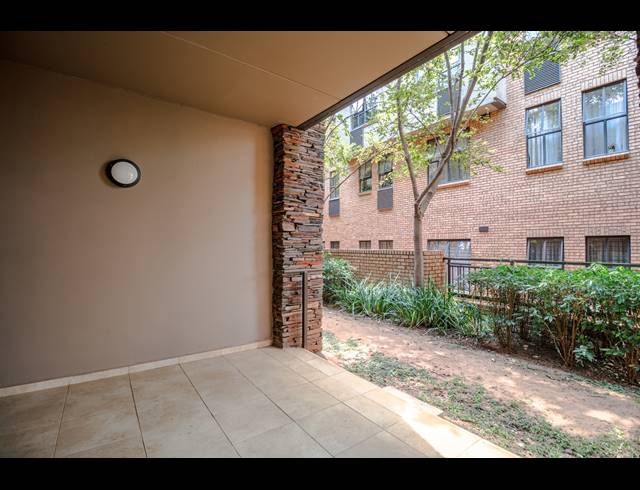 2 BEDROOM APARTMENT FOR SALE IN NEWLANDS